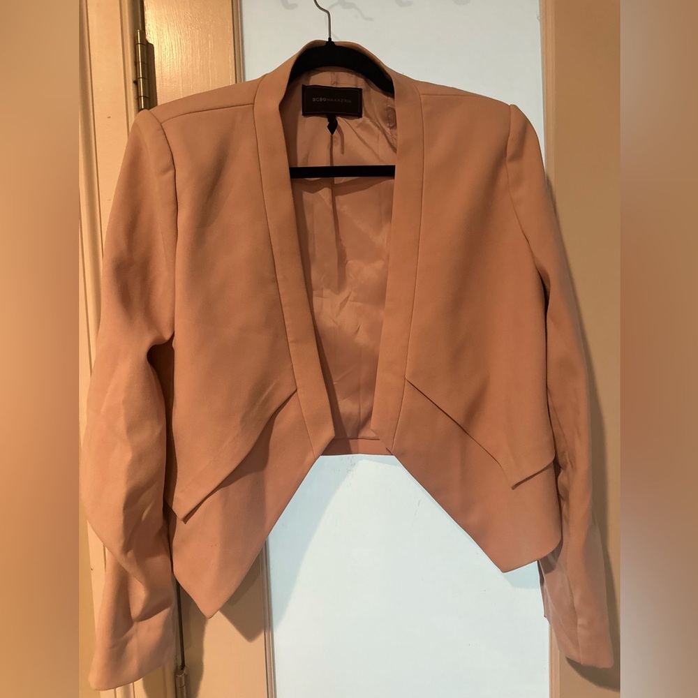 BCBG CROPPED BLAZER